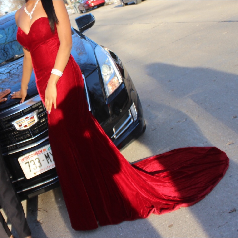 PROM DRESS - Picture 2 of 3